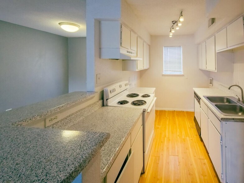 More Photos Of 8600 Theta St, Houston Apartments For Sale