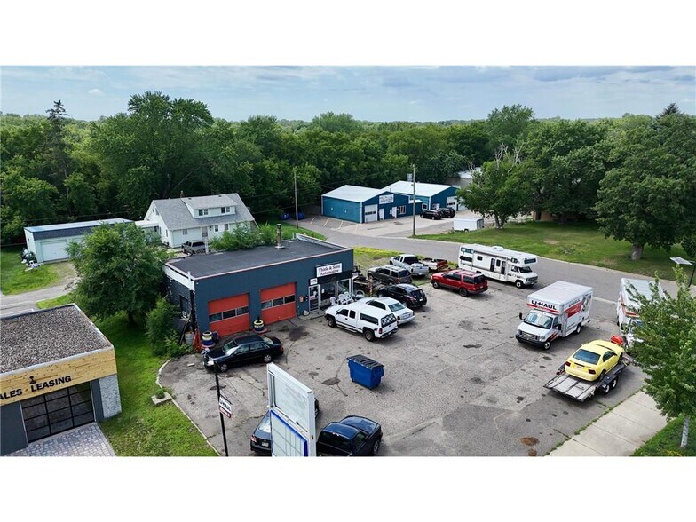 More Photos Of 519 Benton Dr, Sauk Rapids Service Station For Sale