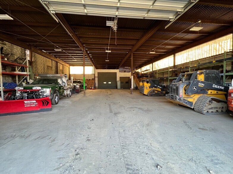 More Photos Of 77 Noble Ave, Crafton Industrial For Lease