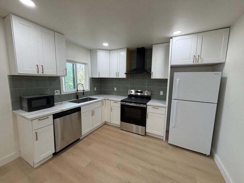 More Photos Of 1109 S Spruce St, Montebello Apartments For Sale