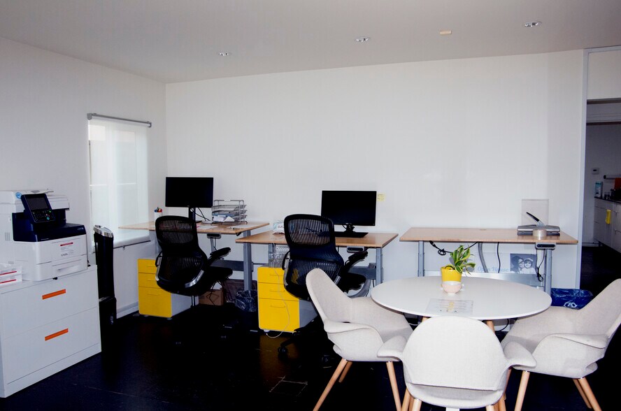 More Photos Of 12906 Venice Blvd, Los Angeles Freestanding For Lease