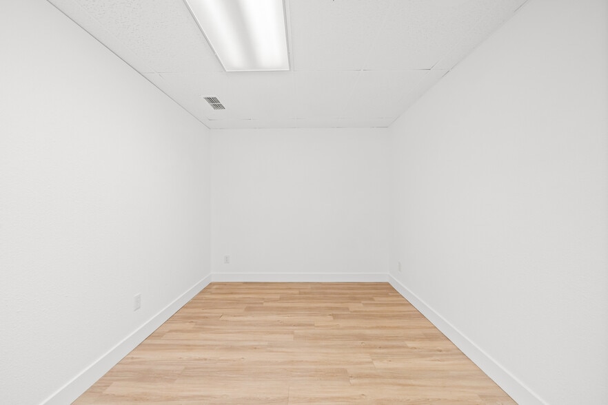 More Photos Of 5135 69th St, Lubbock Freestanding For Lease