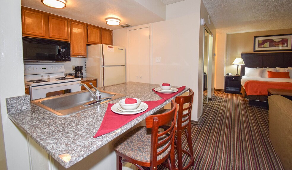 More Photos Of 250 Municipal Dr, Richardson Hotel For Sale