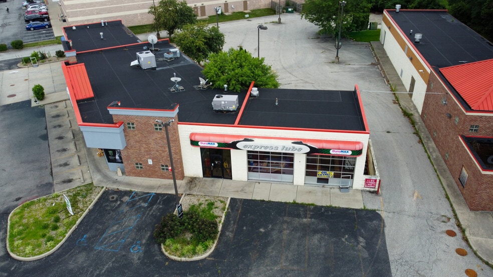 More Photos Of 560 N State Road 135, Greenwood Service Station For Lease