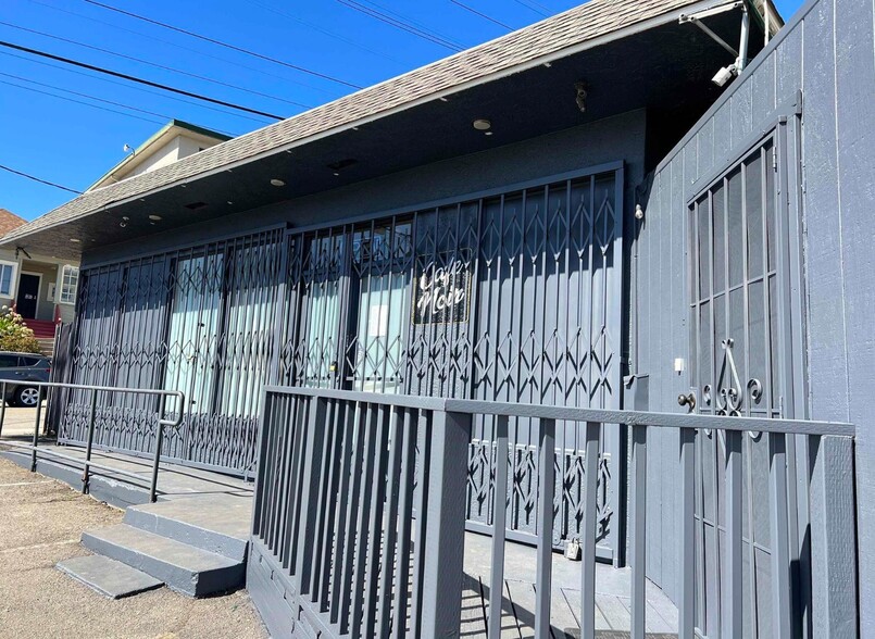 More Photos Of 2818 Macarthur Blvd, Oakland Restaurant For Sale