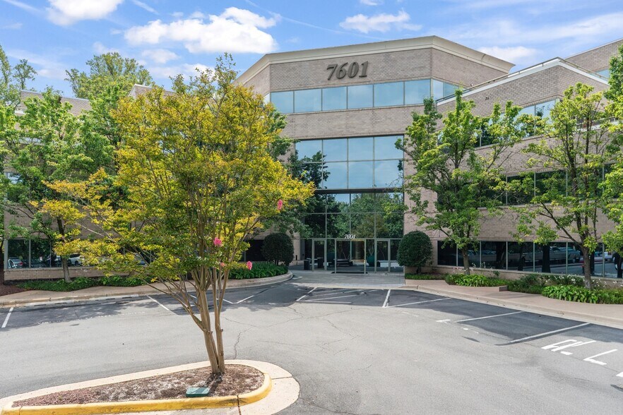 More Photos Of 7601 Lewinsville Rd, McLean Medical For Sale