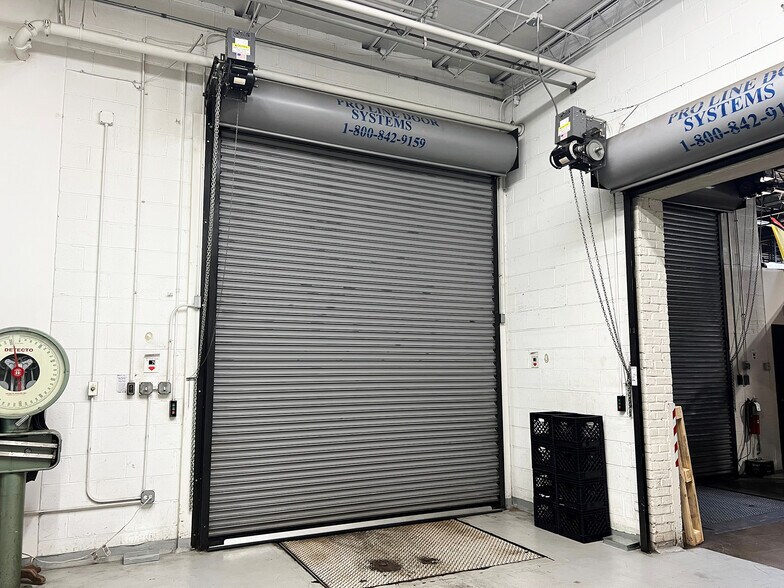 More Photos Of 2480-2490 S Wolf Rd, Des Plaines Manufacturing For Lease