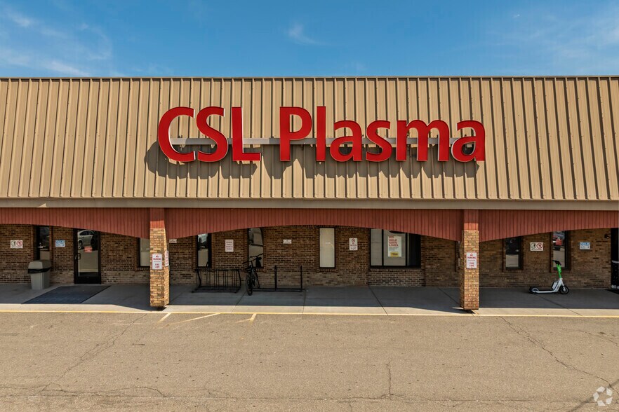 More Photos Of 5015 S Cedar St, Lansing Storefront For Lease