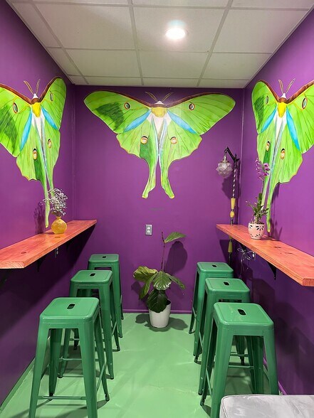 More Photos Of 909 Starkeys Aly, Wilmington Specialty For Lease