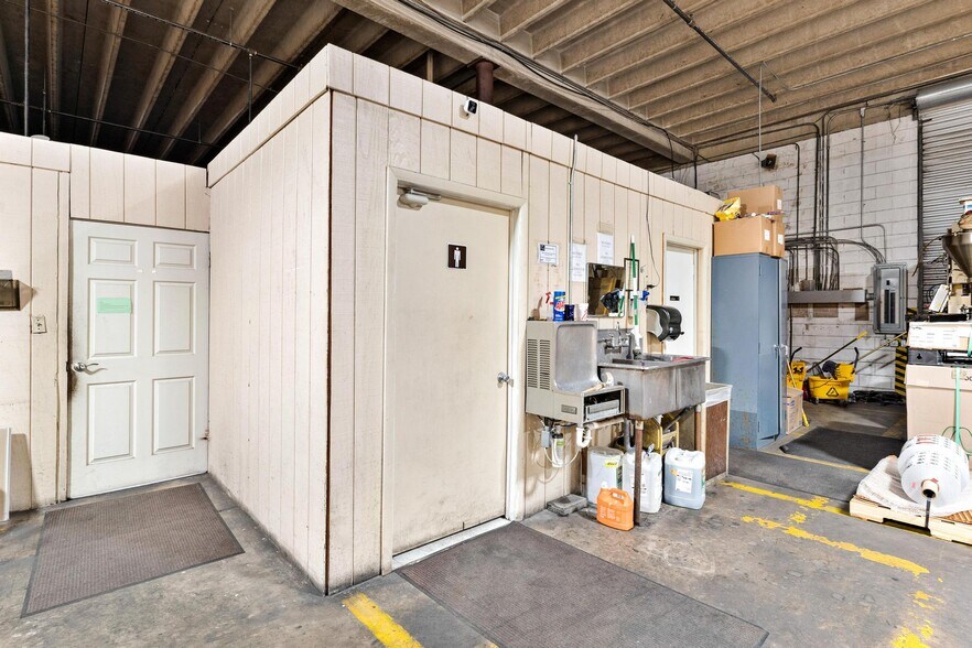 More Photos Of 1103 Thomas Ave, Leesburg Warehouse For Lease