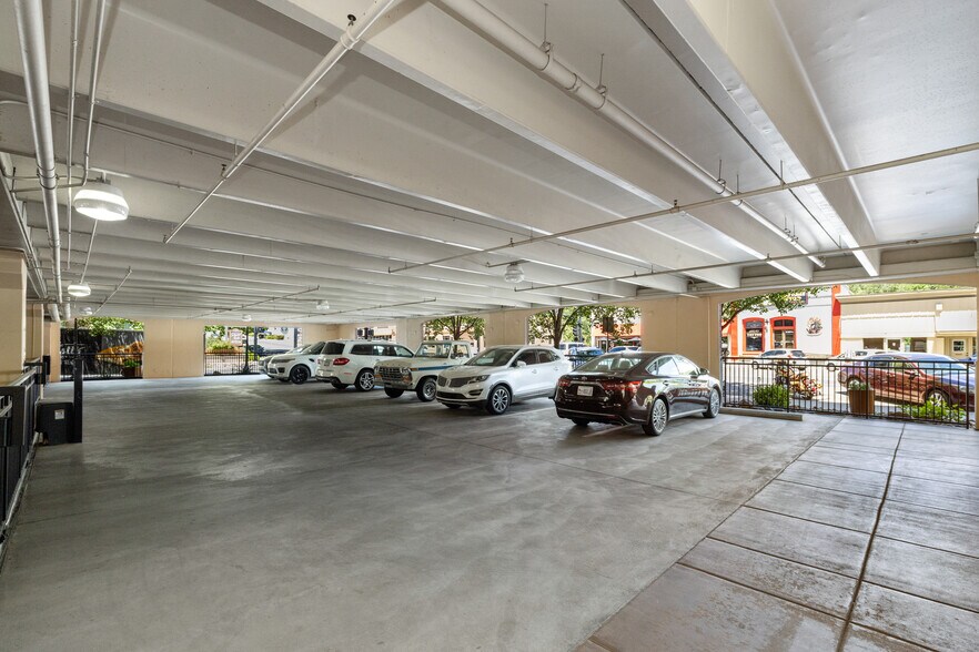 More Photos Of 325 W Gurley St, Prescott Office For Lease