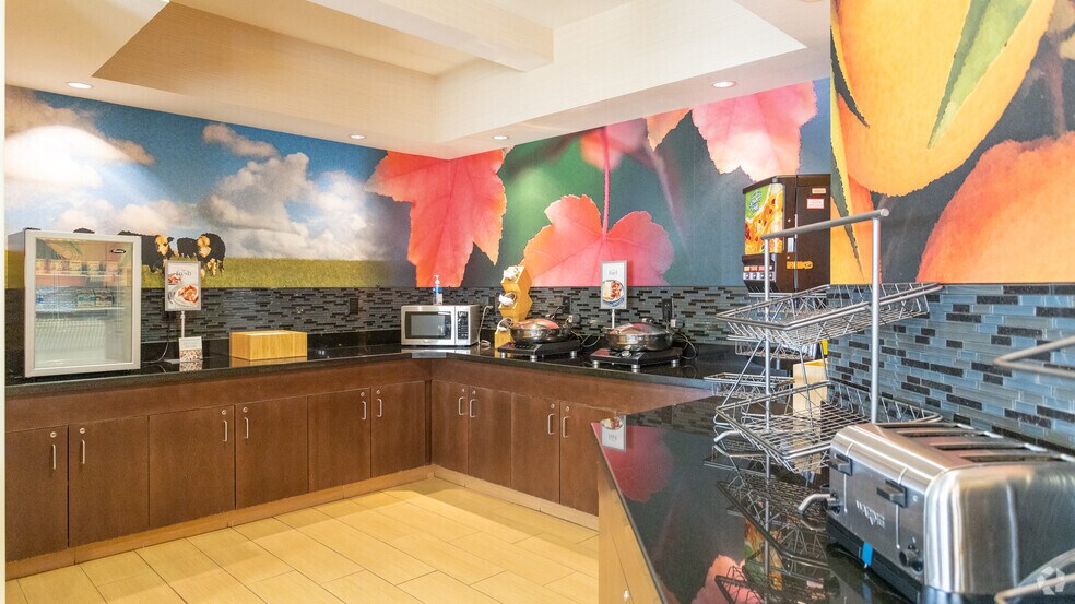 More Photos Of 5200 Cardinal Square Blvd, Saginaw Hotel For Sale