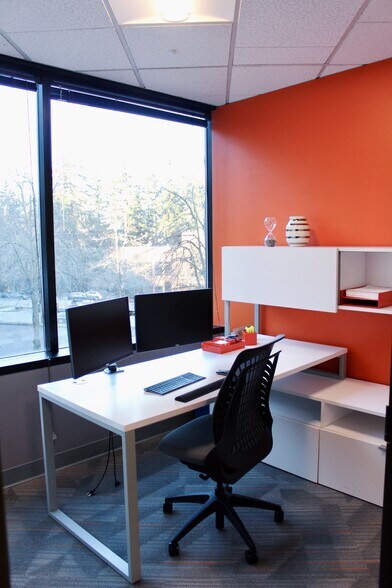 More Photos Of 13555 SE 36th St, Bellevue Coworking Space