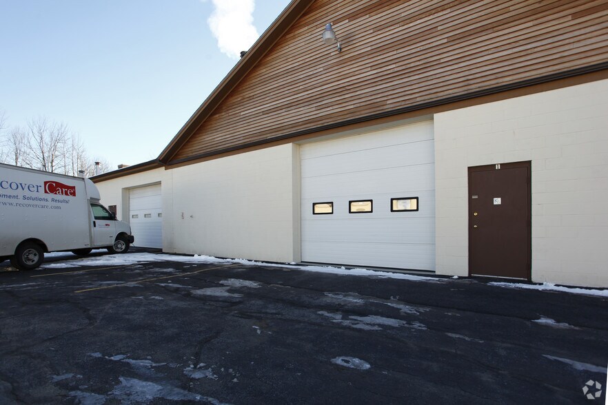 More Photos Of 220 Industrial Way, Portland Light Distribution For Lease