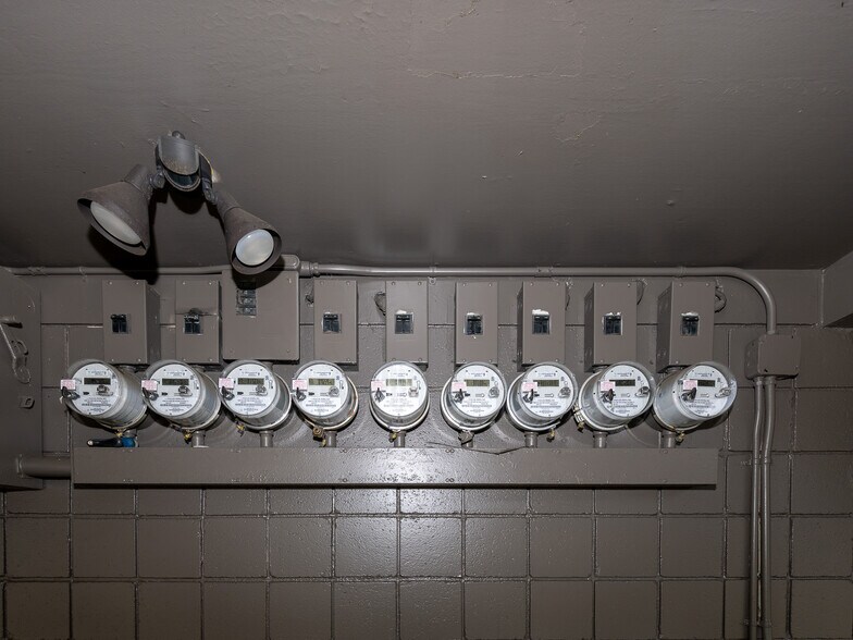 More Photos Of 1213 Matlock Ave, Honolulu Apartments For Sale