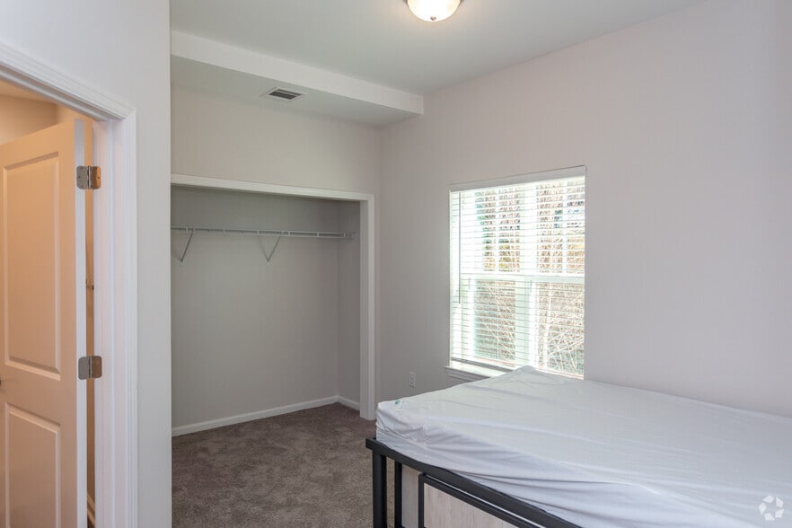 More Photos Of 144 Poplar Grove Rd, Boone Apartments For Lease