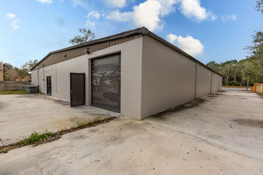 More Photos Of 5953 Roosevelt Blvd, Jacksonville Storefront Retail Office For Sale