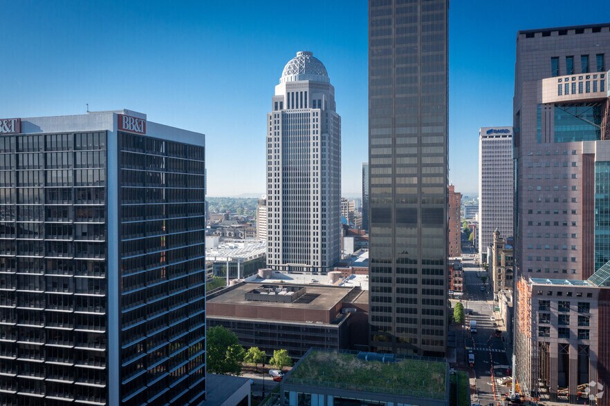 More Photos Of 400 W Market St, Louisville Office For Lease
