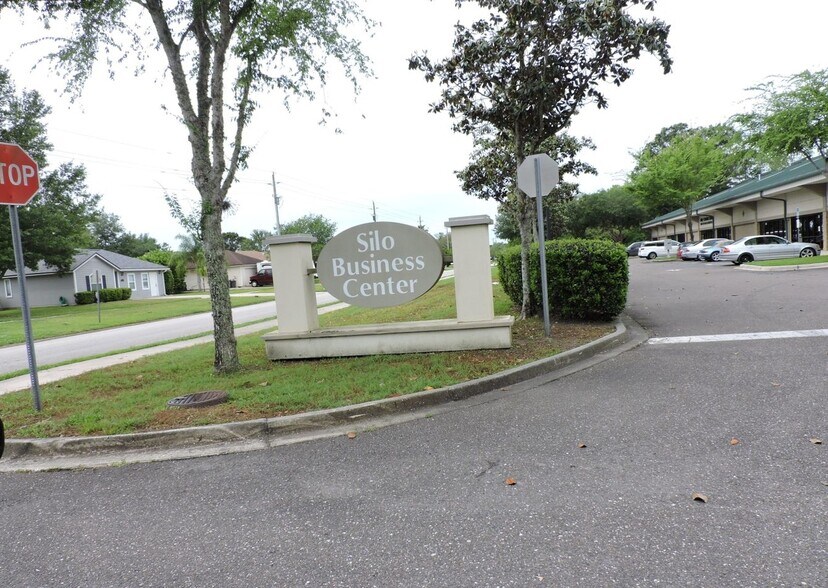 More Photos Of 1635 Farm Way, Middleburg Warehouse For Sale