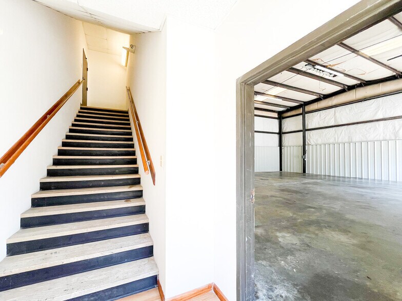 More Photos Of 6720 Exchequer Dr, Baton Rouge Warehouse For Lease