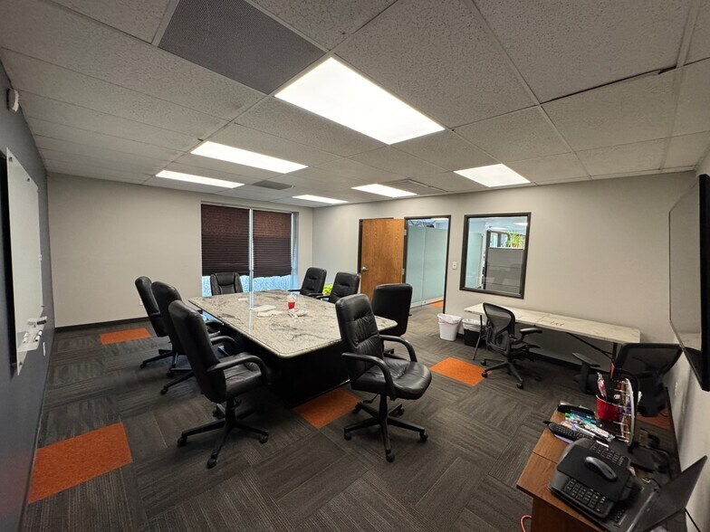 More Photos Of 1820-1880 W Evans Ave, Englewood Warehouse For Lease