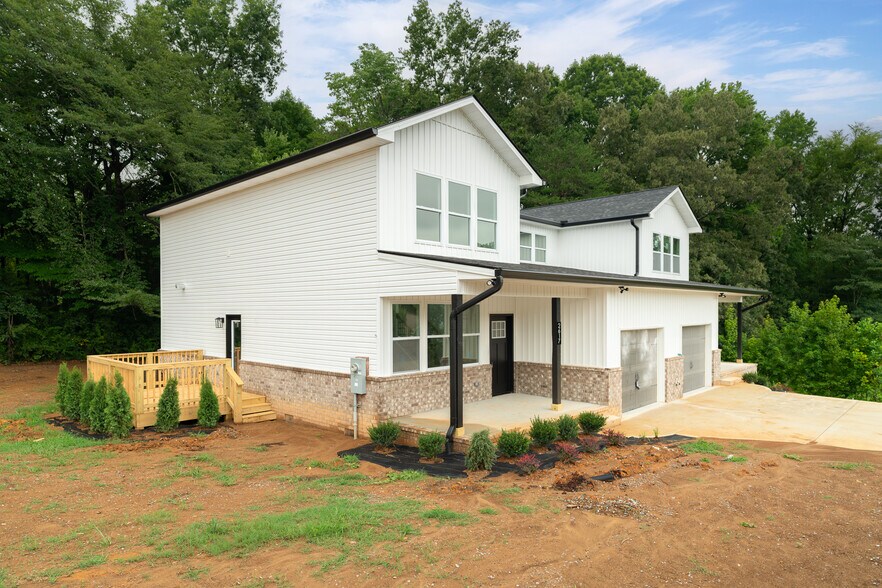More Photos Of 2636 White Plns Wy, Knoxville Multifamily For Sale