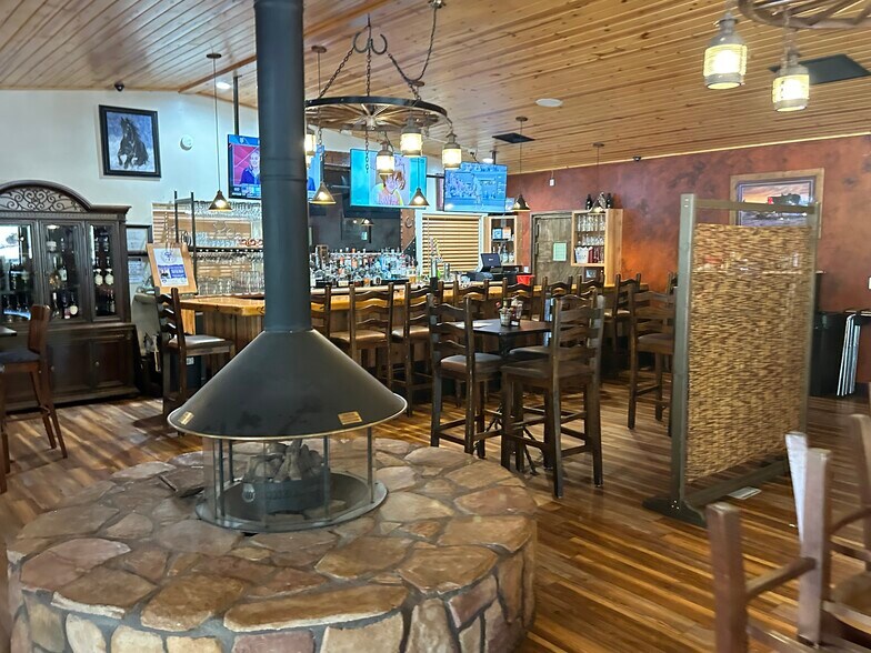 More Photos Of 13448 E Old Route 66, Parks Restaurant For Sale