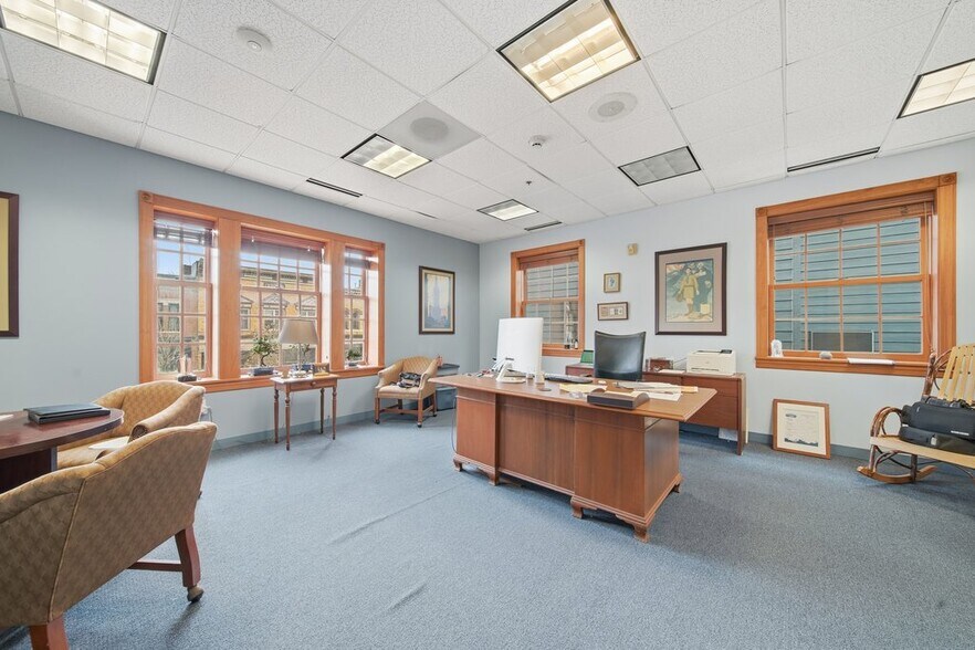 More Photos Of 921 S State St, Lockport Office For Sale