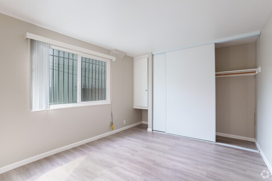 More Photos Of 6638-6646 MacArthur Blvd, Oakland Apartments For Sale