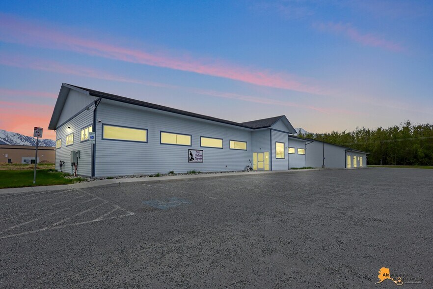 More Photos Of 1075 S Inner Springer Loop, Palmer Industrial For Sale