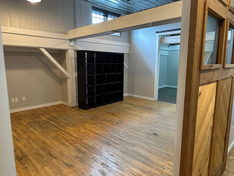 More Photos Of 9130 Otis Ave, Indianapolis Warehouse For Lease