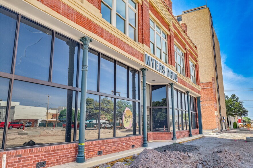 More Photos Of 29 S Chadbourne St, San Angelo Drugstore For Sale