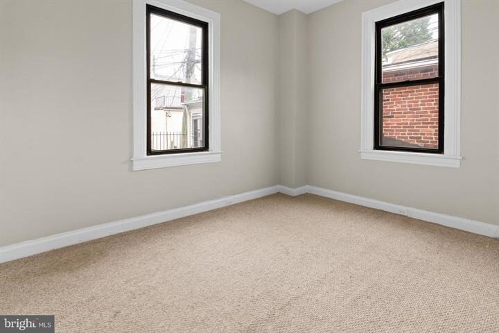 More Photos Of 2112 Fleet St, Baltimore Bar For Sale