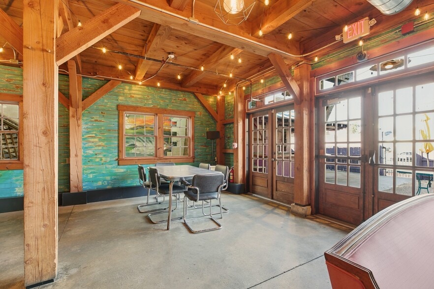 More Photos Of 140 Broadway, Newport Storefront Retail Residential For Lease