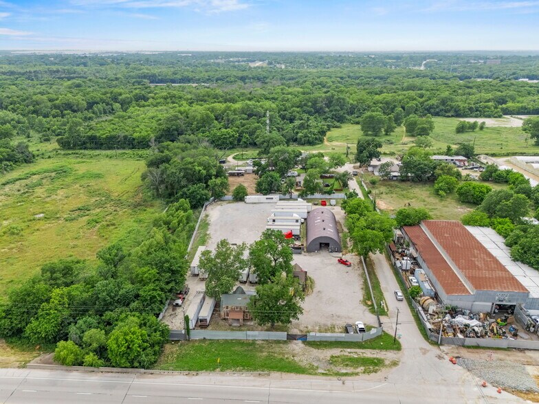 More Photos Of 9505 S Central Expy, Dallas Warehouse For Sale