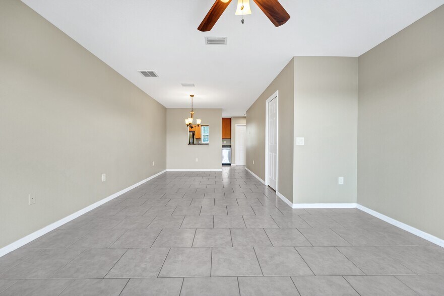 More Photos Of 1007 W 57th Ave W, Bradenton Apartments For Sale