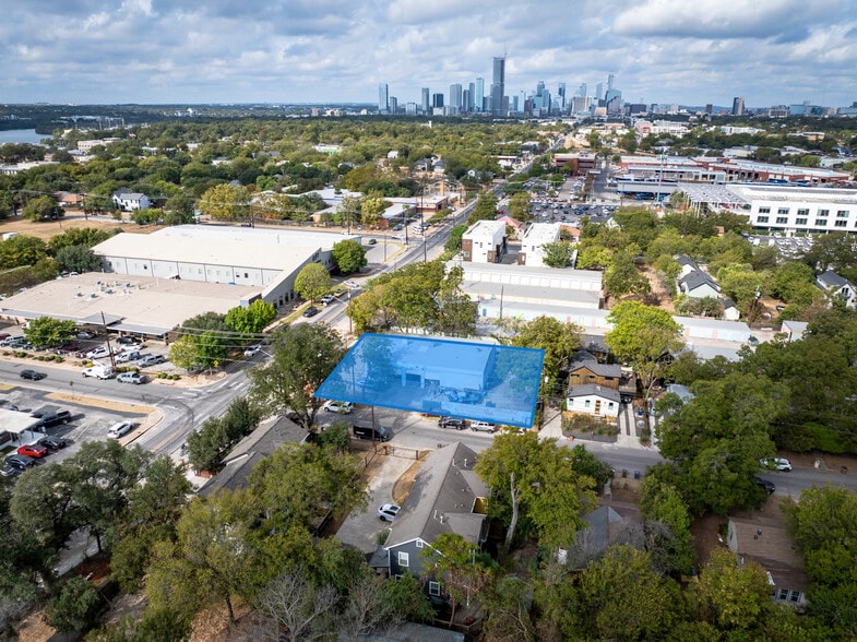 More Photos Of 3228 E 5th St, Austin Auto Repair For Sale