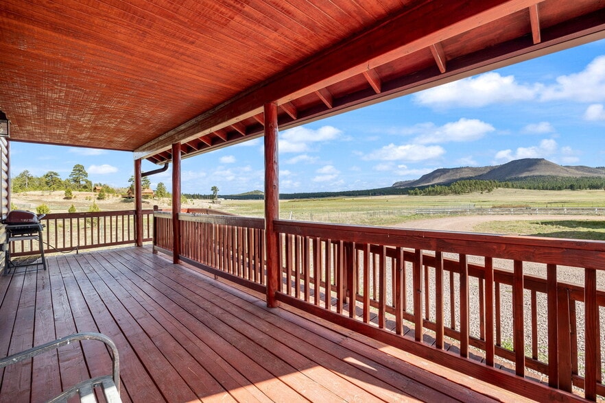 More Photos Of 2 County Road 2141 rd, Alpine Hotel For Sale