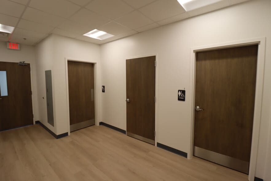 More Photos Of 12375 William A. Gwaltney, Windsor Warehouse For Lease