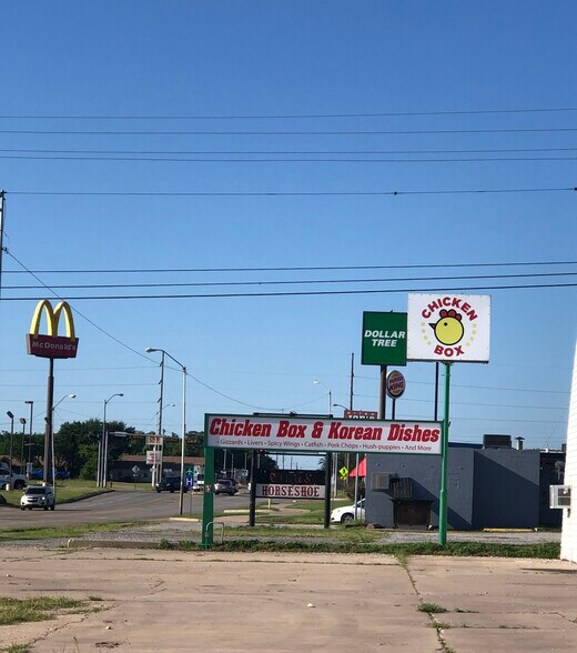 More Photos Of 1108 SW Park Ave, Lawton Restaurant For Sale