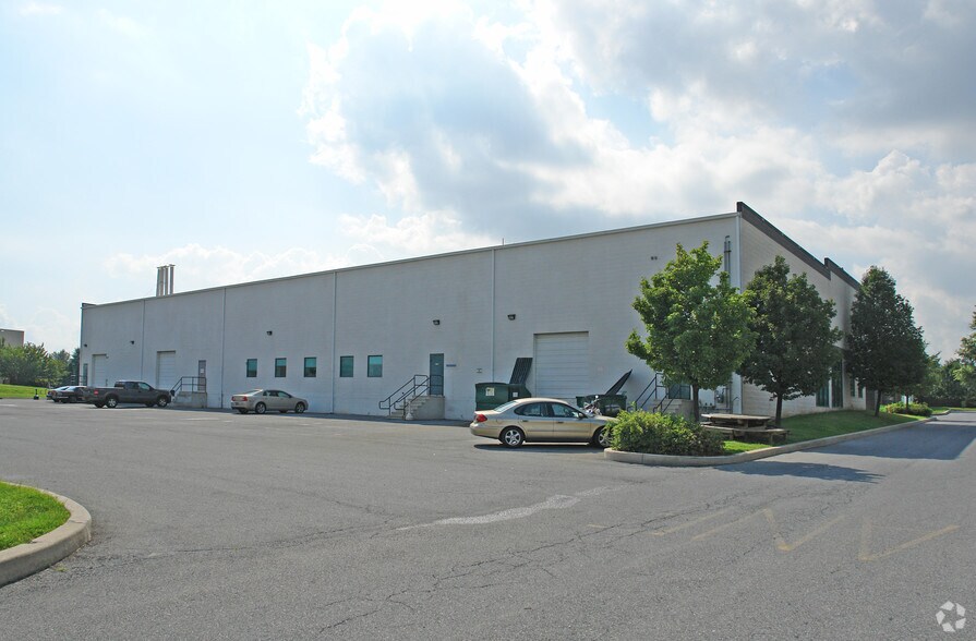 More Photos Of 24-30 Lukens Dr, New Castle Manufacturing For Lease