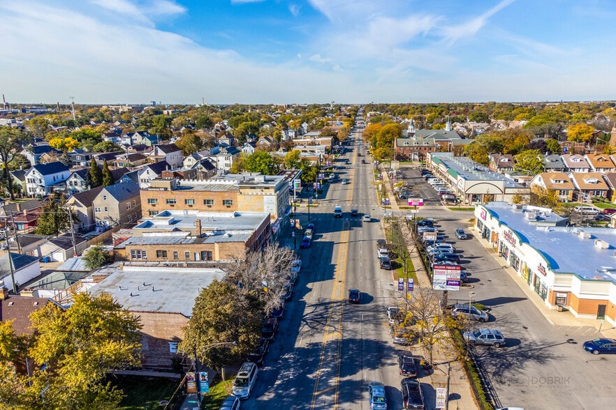 More Photos Of 5634-5650 W Fullerton Ave, Chicago Unknown For Lease