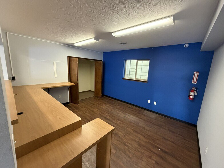 More Photos Of 3606 E Wellesley Ave, Spokane Service For Lease
