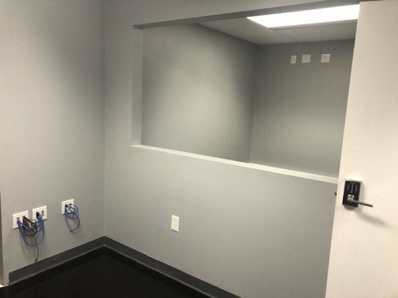 More Photos Of 6731 Ridge Rd, Parma Medical For Sale