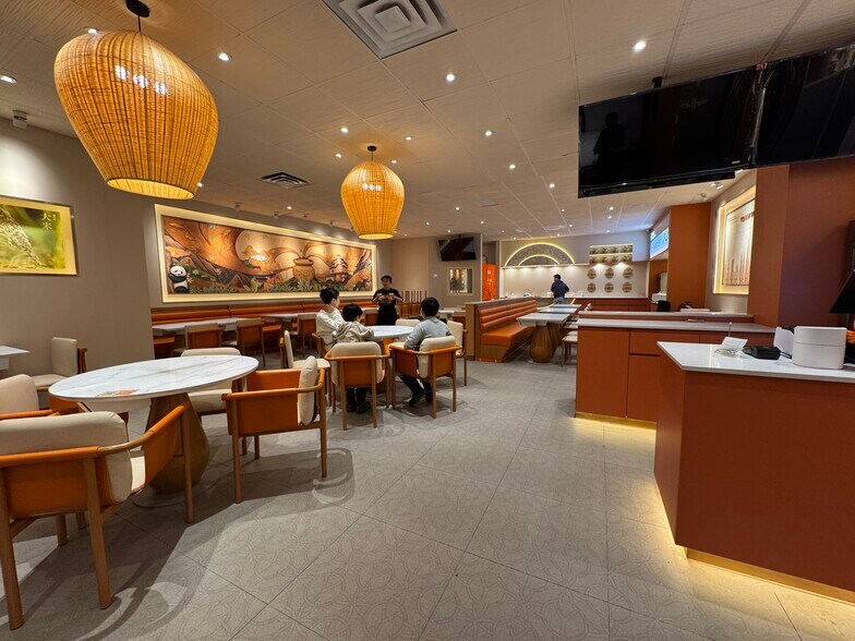 More Photos Of 310 Centre St SE, Calgary Restaurant For Sale
