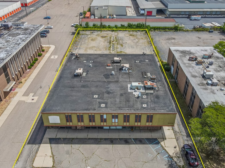 More Photos Of 20800 Greenfield Rd, Oak Park Medical For Sale