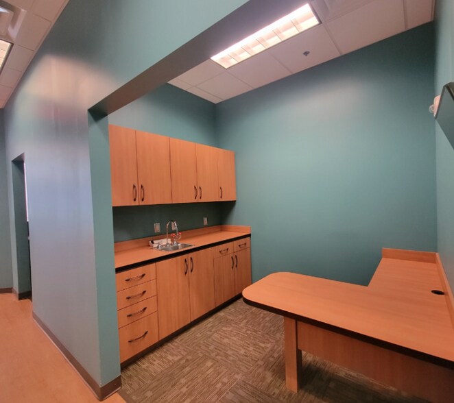 More Photos Of 140 W Franklin St, Chapel Hill Apartments For Sale