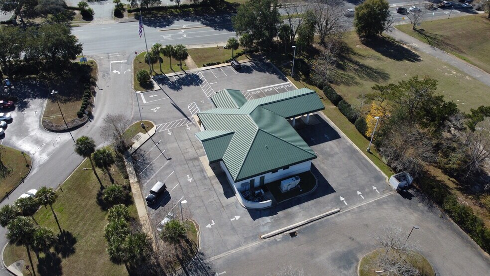 More Photos Of 2906 Kerry Forest Pky, Tallahassee Bank For Lease