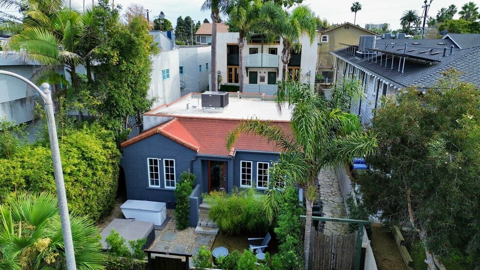 More Photos Of 558 San Juan Ave, Venice Apartments For Sale