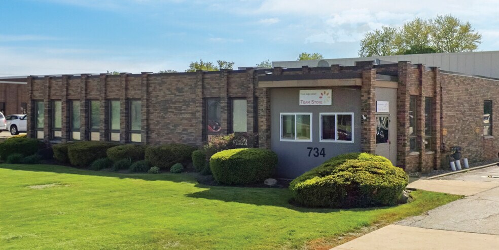 Primary Photo Of 734-736 S Vermont St, Palatine Warehouse For Sale